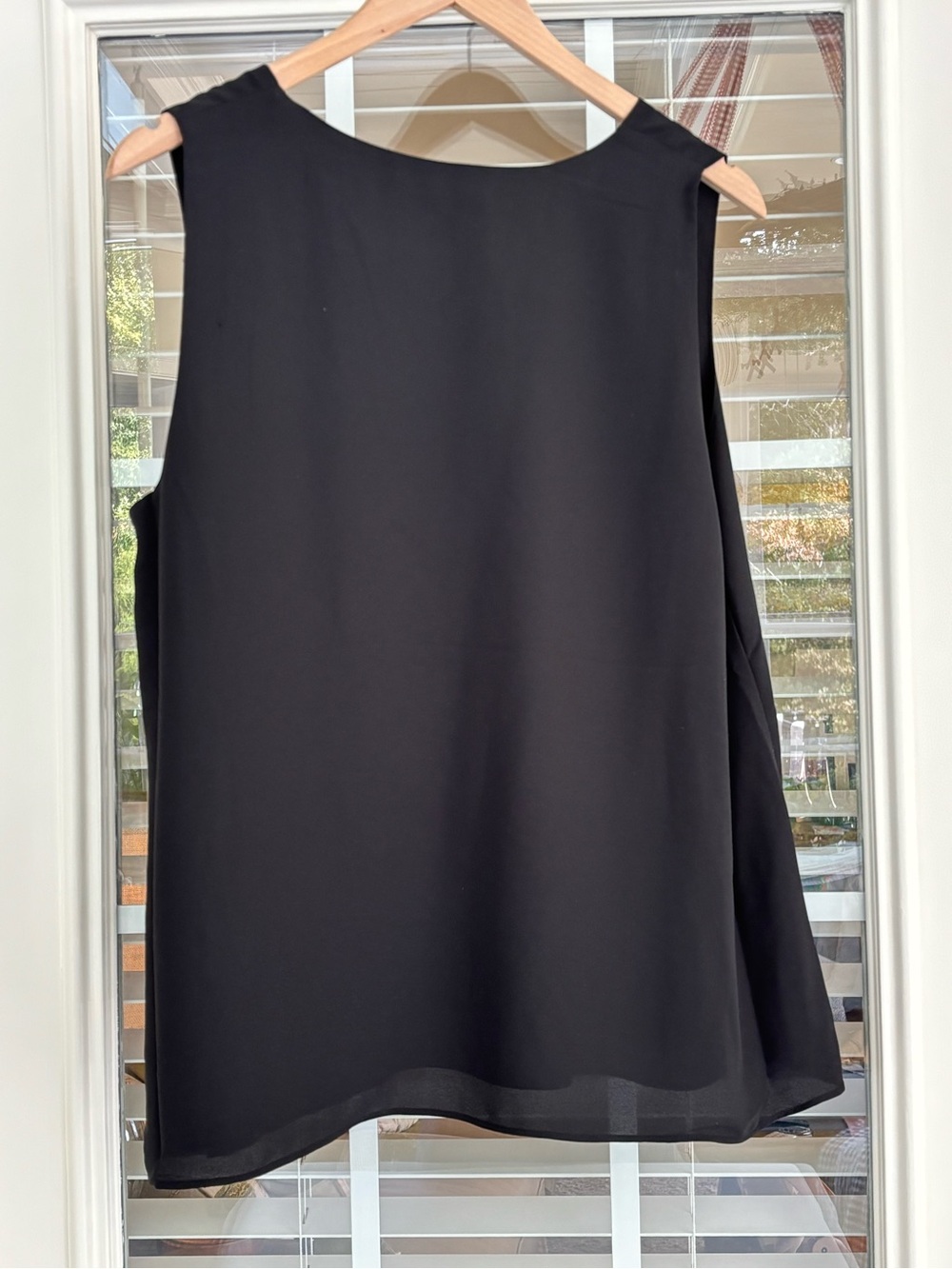 Black, lined-shell, large - Picture 2 of 5